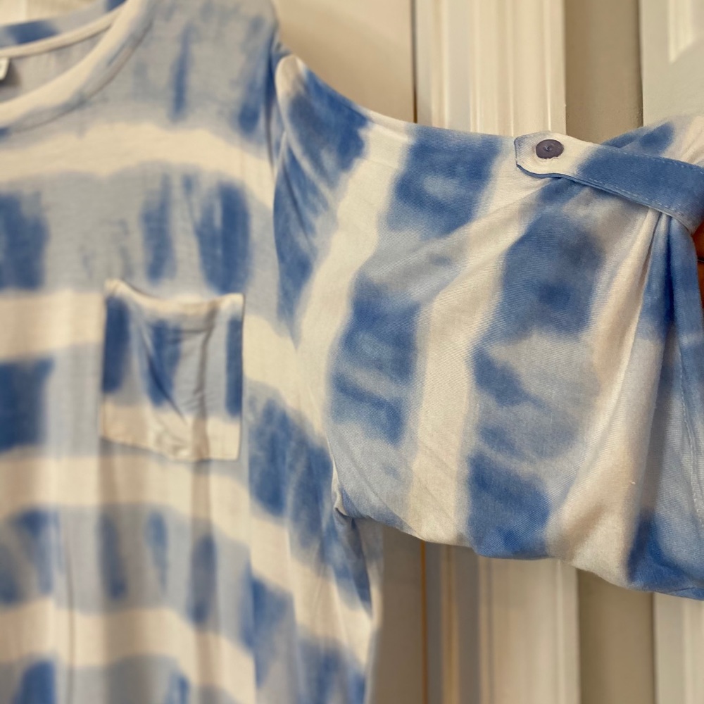 Top - Picture 2 of 4